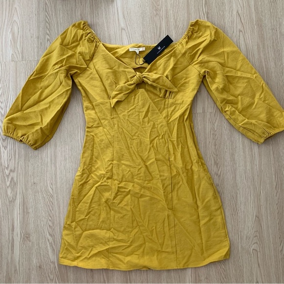 Le lis marigold puff sleeve tie front dress nwt - Picture 4 of 4